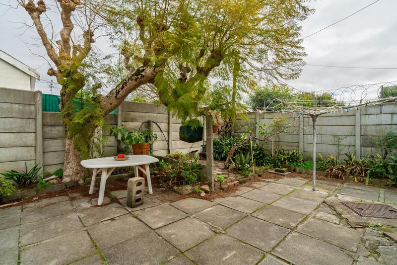 4 Bedroom Property for Sale in Harfield Village Western Cape